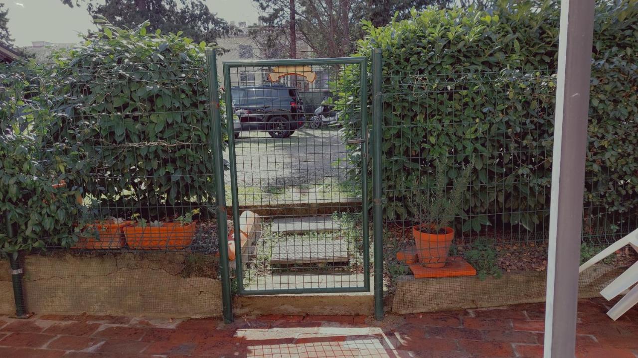 La Piccola Oasi Con Parcheggio Apartamento Florença Exterior foto