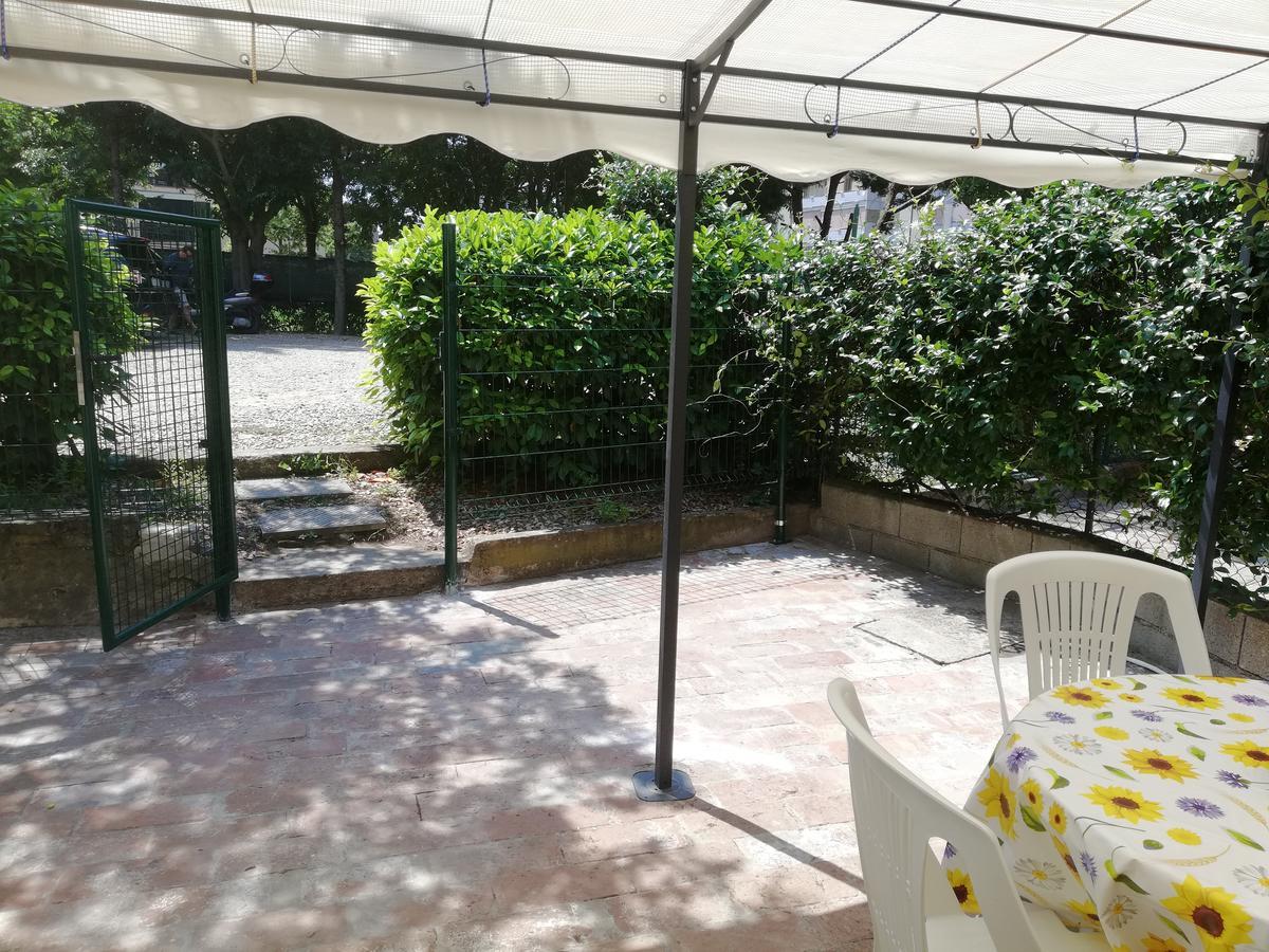 La Piccola Oasi Con Parcheggio Apartamento Florença Exterior foto